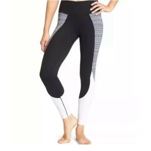 Athleta Gray Black White Flow Chat Leggings